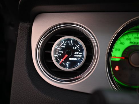 Used 2012 Ford Mustang GT Premium w/ HID Headlamps & Security Pkg image 27