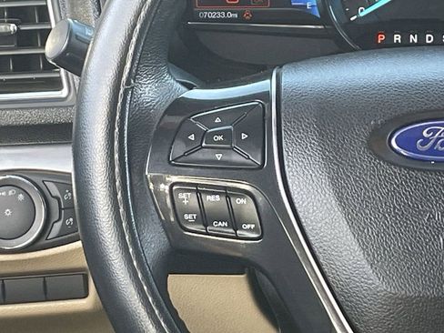 Used 2017 Ford Explorer Limited w/ Equipment Group 301A FWD image 22