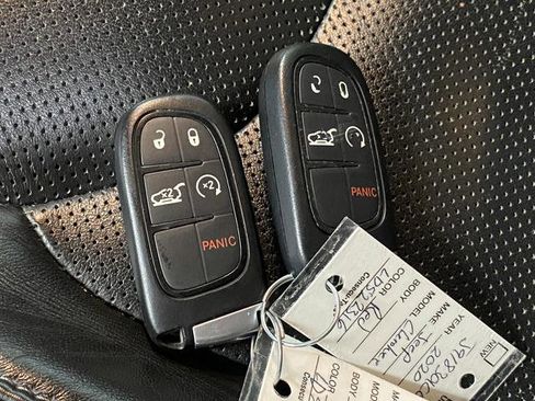 Used 2020 Jeep Cherokee Limited image 28