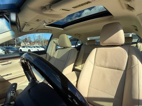 Used 2015 Lexus ES 350 w/ Luxury Package FWD image 11