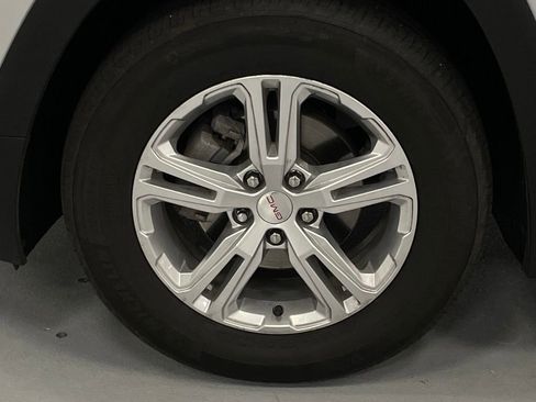 Used 2022 GMC Terrain SLE image 8