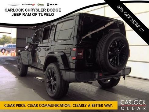 Used 2025 Jeep Wrangler Unlimited Sahara w/ Safety Group AWD/4WD image 4