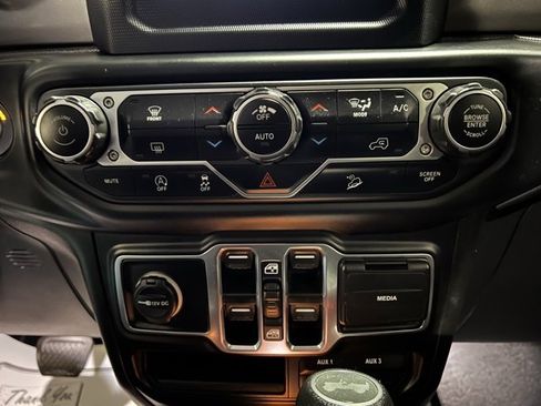 Used 2020 Jeep Wrangler Unlimited Sport image 37