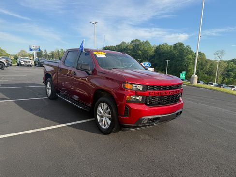 Used 2021 Chevrolet Silverado 1500 Custom w/ LPO, Dark Essentials Package AWD/4WD image 3