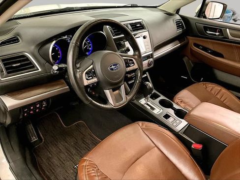 Used 2017 Subaru Outback 3.6R Touring AWD/4WD image 13