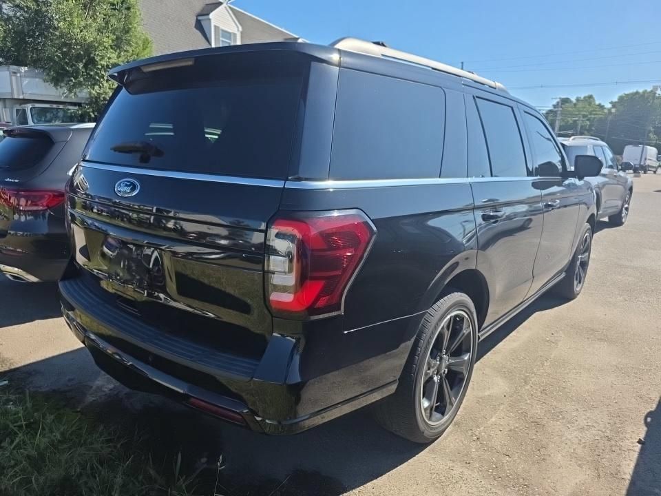 Used 2023 Ford Expedition Limited AWD/4WD image 3