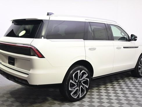 New 2026 Lincoln Navigator Black Label AWD/4WD image 7
