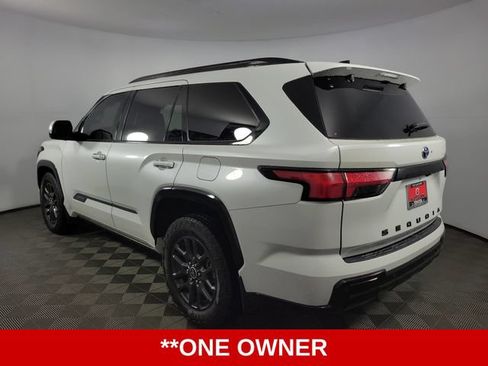 Used 2023 Toyota Sequoia Platinum AWD/4WD image 6