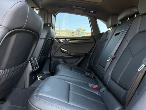 Used 2026 Porsche Macan AWD/4WD image 29