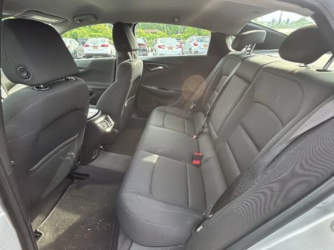 Used 2016 Chevrolet Malibu LT FWD image 13