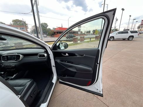 Used 2019 Kia Sorento EX image 38