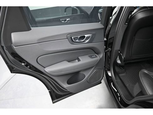 New 2026 Volvo XC60 T8 Ultra w/ Climate Package AWD/4WD image 15