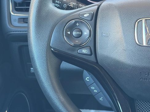 Used 2017 Honda HR-V EX image 29