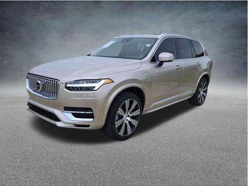 Certified 2023 Volvo XC90 T8 Plus w/ Protection Package Premier AWD/4WD image 4