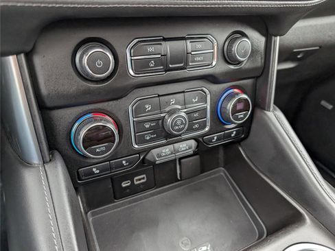 Used 2021 Chevrolet Tahoe Z71 w/ Luxury Package image 29