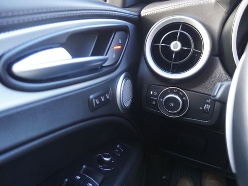 Used 2024 Alfa Romeo Stelvio Veloce image 16