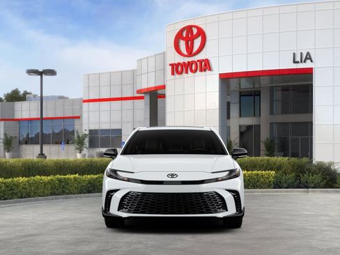 New 2026 Toyota Camry Hybrid image 2