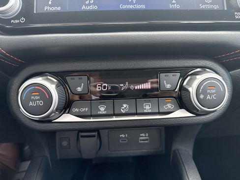 Used 2024 Nissan Versa SR FWD image 20