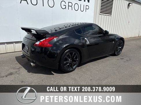 Used 2016 Nissan 370Z Coupe image 4