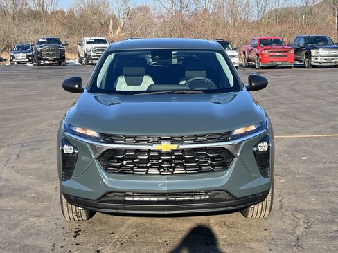 New 2026 Chevrolet Trax LS image 3