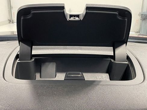 Used 2017 Chevrolet Traverse LT w/ Style and Technology Package image 15