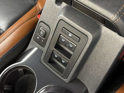 Used 2024 Ford Bronco Outer Banks AWD/4WD image 25