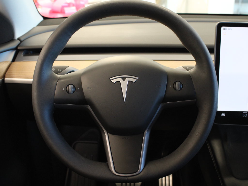 Used 2025 Tesla Model Y Performance AWD/4WD image 22
