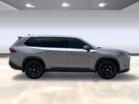 Used 2025 Toyota Grand Highlander FWD image 8
