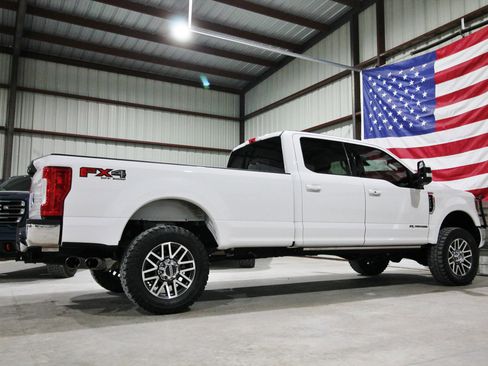 Used 2019 Ford F350 Lariat w/ Lariat Ultimate Package AWD/4WD image 12