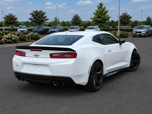 Used 2018 Chevrolet Camaro SS RWD image 5