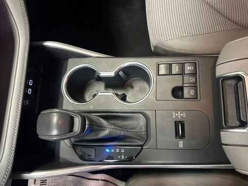 Used 2023 Toyota Highlander L FWD image 16