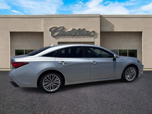 Used 2021 Toyota Avalon Limited w/ Advanced Safety Package FWD image 3