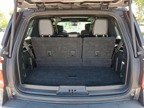 Used 2019 Ford Expedition XLT w/ Equipment Group 202A AWD/4WD image 24