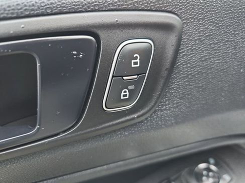 Used 2021 Ford EcoSport SES image 14