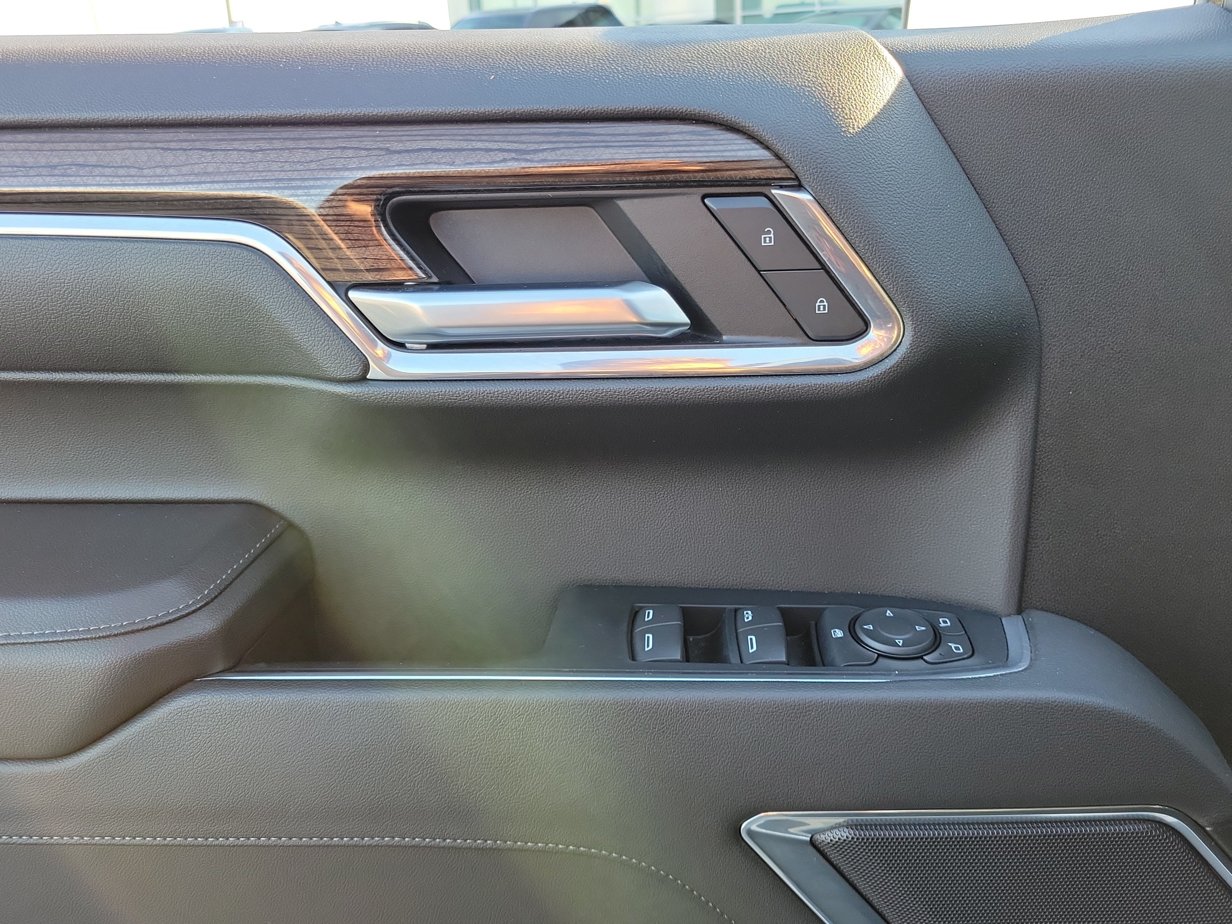 Used 2024 Chevrolet Silverado 1500 LT AWD/4WD image 17