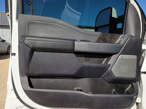 Used 2023 Ford F250 Lariat w/ FX4 Off-Road Package image 18