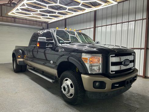 Used 2014 Ford F350 King Ranch w/ King Ranch w/Chrome Package image 1