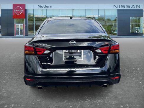Certified 2023 Nissan Altima 2.5 SR w/ SR Premium Package image 6