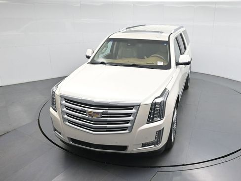 Used 2015 Cadillac Escalade ESV Platinum image 38