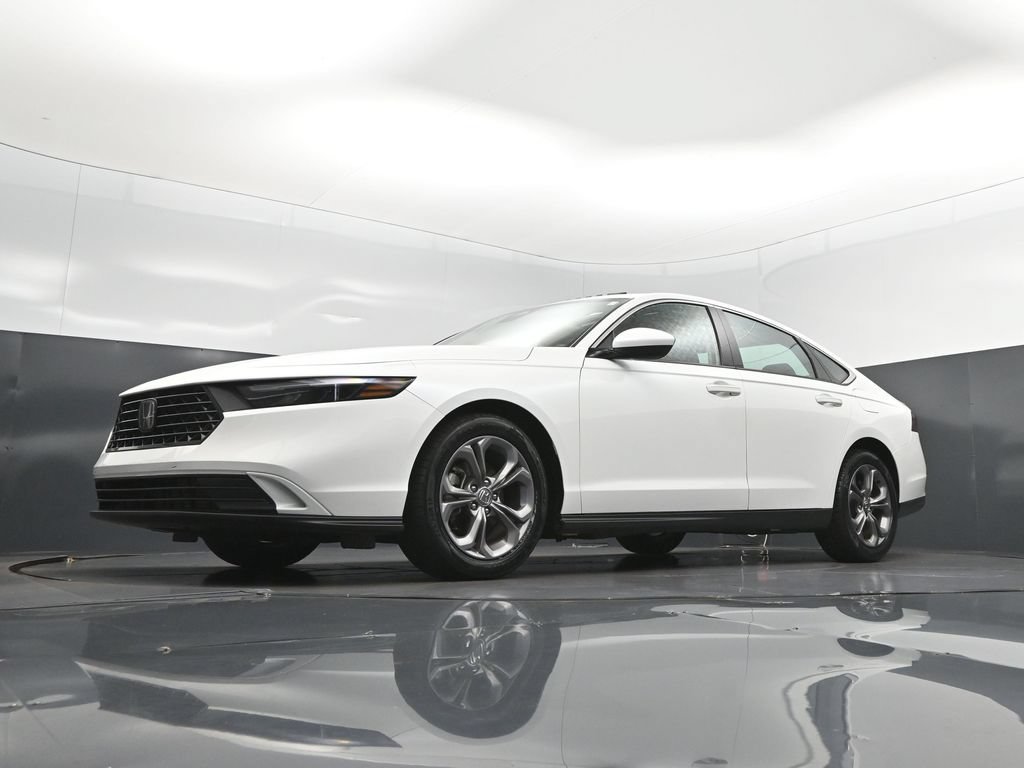 Used 2024 Honda Accord EX image 38