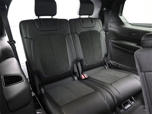 New 2025 Jeep Grand Cherokee L Altitude image 24