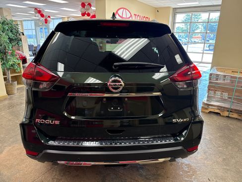 Used 2019 Nissan Rogue SV w/ Premium Package AWD/4WD image 10