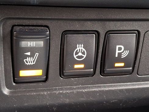 Certified 2022 Nissan Frontier SV image 24