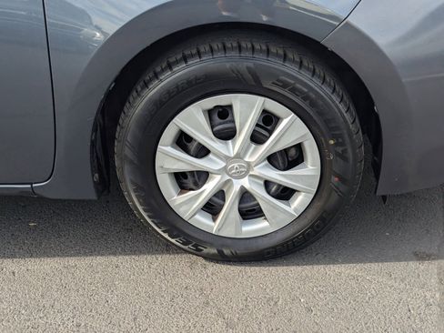 Used 2015 Toyota Corolla L image 8