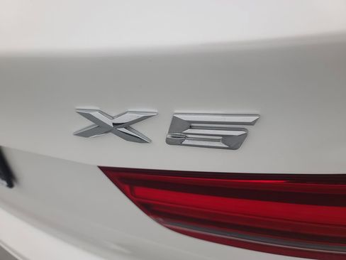 Used 2017 BMW X5 xDrive40e image 11