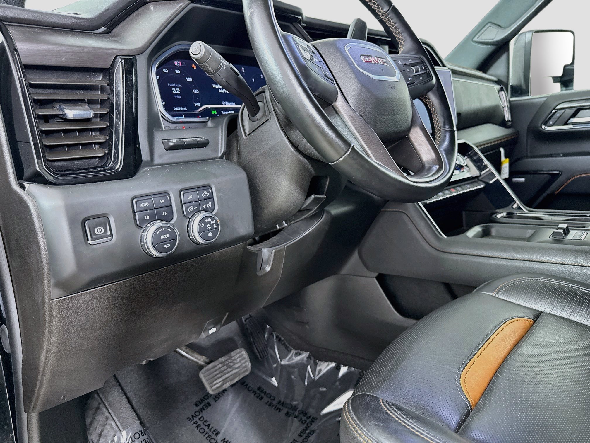 Used 2024 GMC Sierra 2500 AT4 w/ AT4 Premium Plus Package AWD/4WD image 11