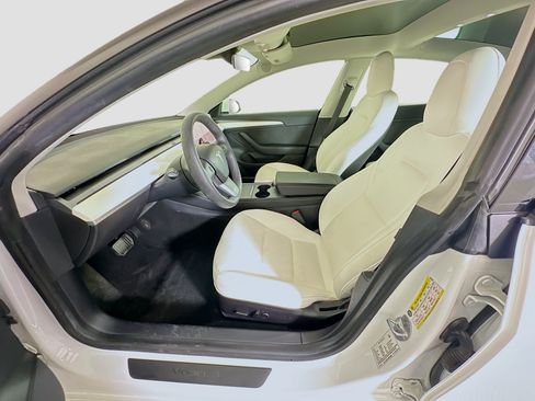 Used 2021 Tesla Model 3 Standard Range Plus RWD image 13