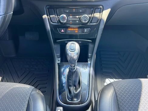 Used 2020 Buick Encore Preferred FWD image 18
