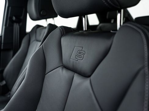 Certified 2025 Audi Q3 2.0T Premium w/ Convenience Package image 16