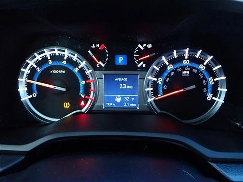 Used 2017 Toyota 4Runner SR5 Premium image 25